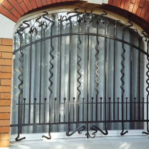 bantli_stahlbau_fenstergitter_4.jpg